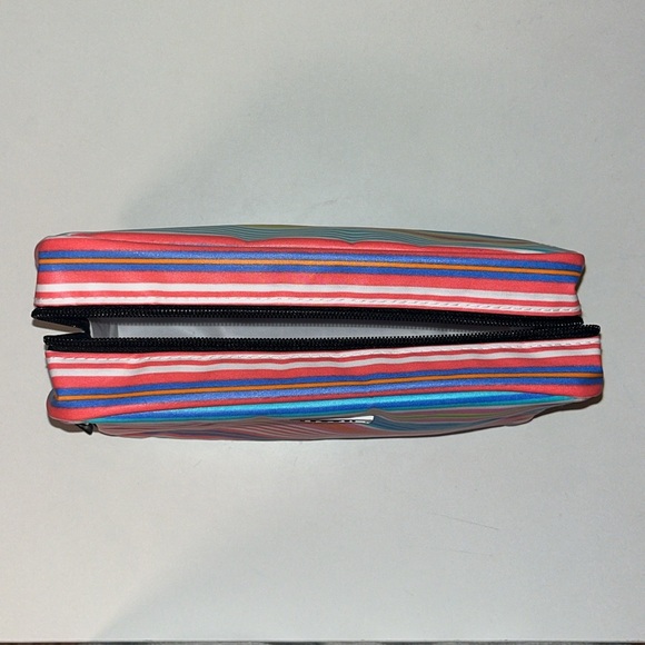 Scout 3-zip toiletry bag medium - Picture 3 of 5